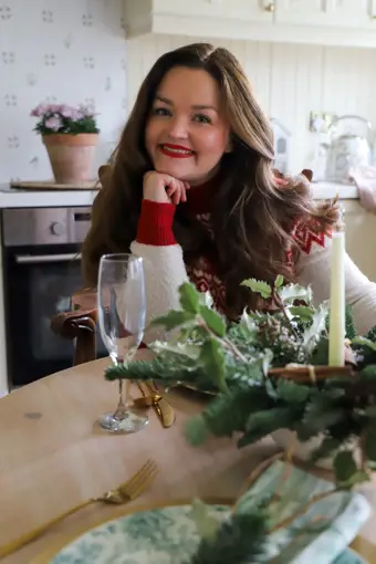 Woman leaning on counter