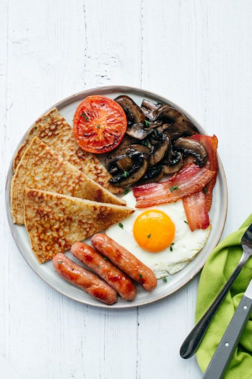 Dromod boxty served alongside sausages, eggs, bacon, pudding and tomato