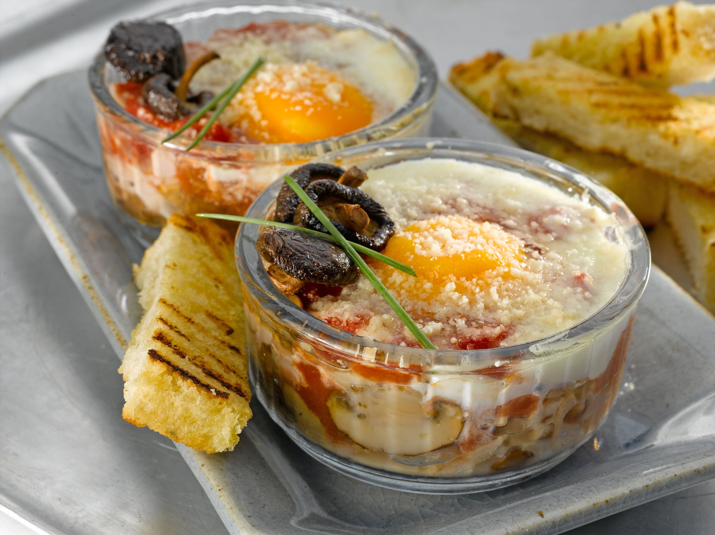 Baked Eggs with Ham and Mushrooms