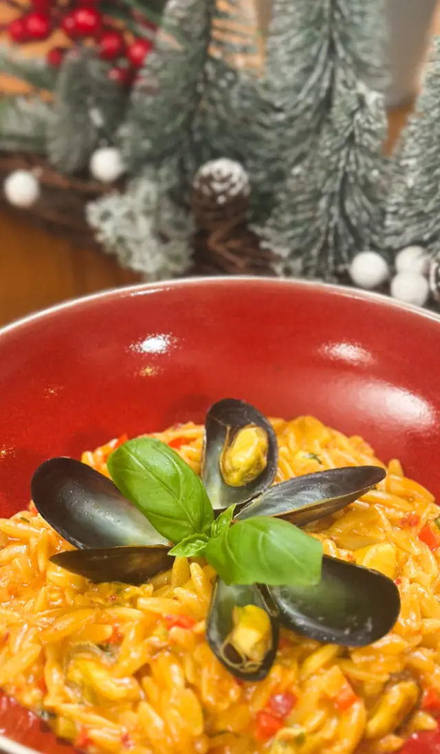 Neven’s Saffron Orzo with Nduja Mussels