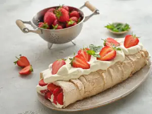Rolled Pavlova with Strawberries and Cream