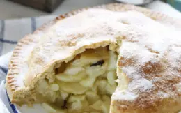 Simple Apple Tart with Custard