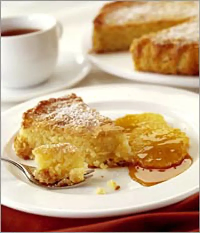 Apricot and Almond Cake with Oranges in Caramel