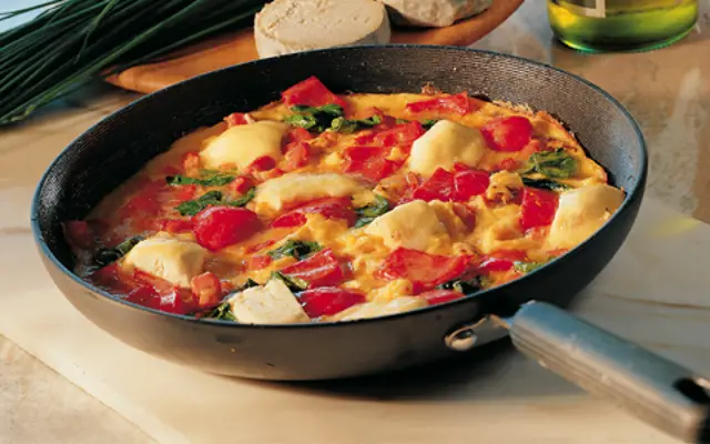 Italian-Style Omelette with Bacon, Spinach and Goats' Cheese