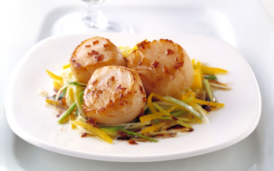 Seared Scallops with Garlic, Lemon And Parsley