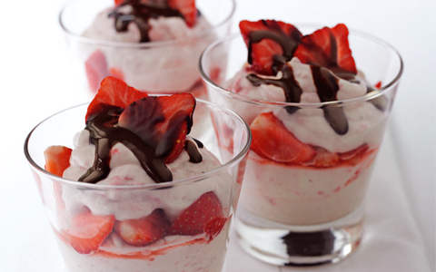 Strawberry and Cream Liqueur Fool