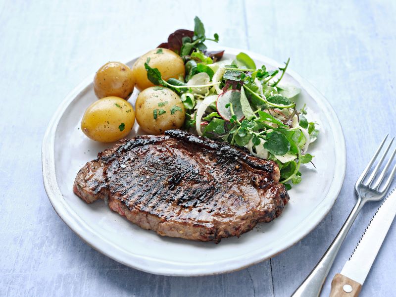 Steak with Mustard, Garlic and Thyme