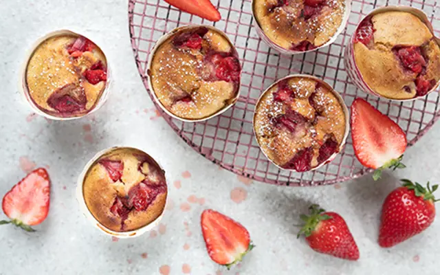 Fresh Strawberry Muffins