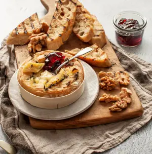 Baked Cheese with Garlic Bread