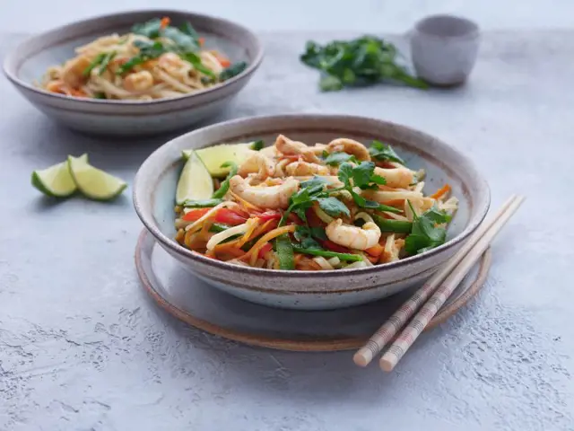 Singapore Style Prawn Stir-fry Noodles