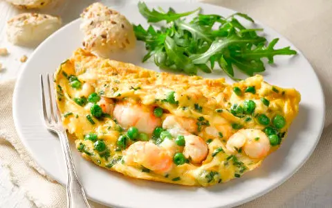 Prawn omelette with peas