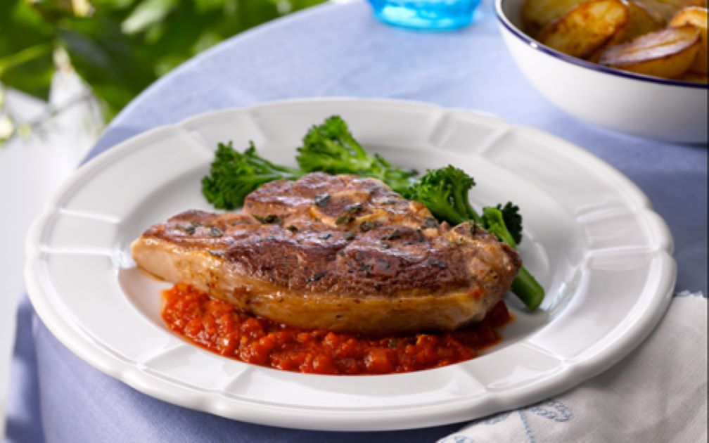 Lamb Chops with Tomato and Smoked Paprika Sauce